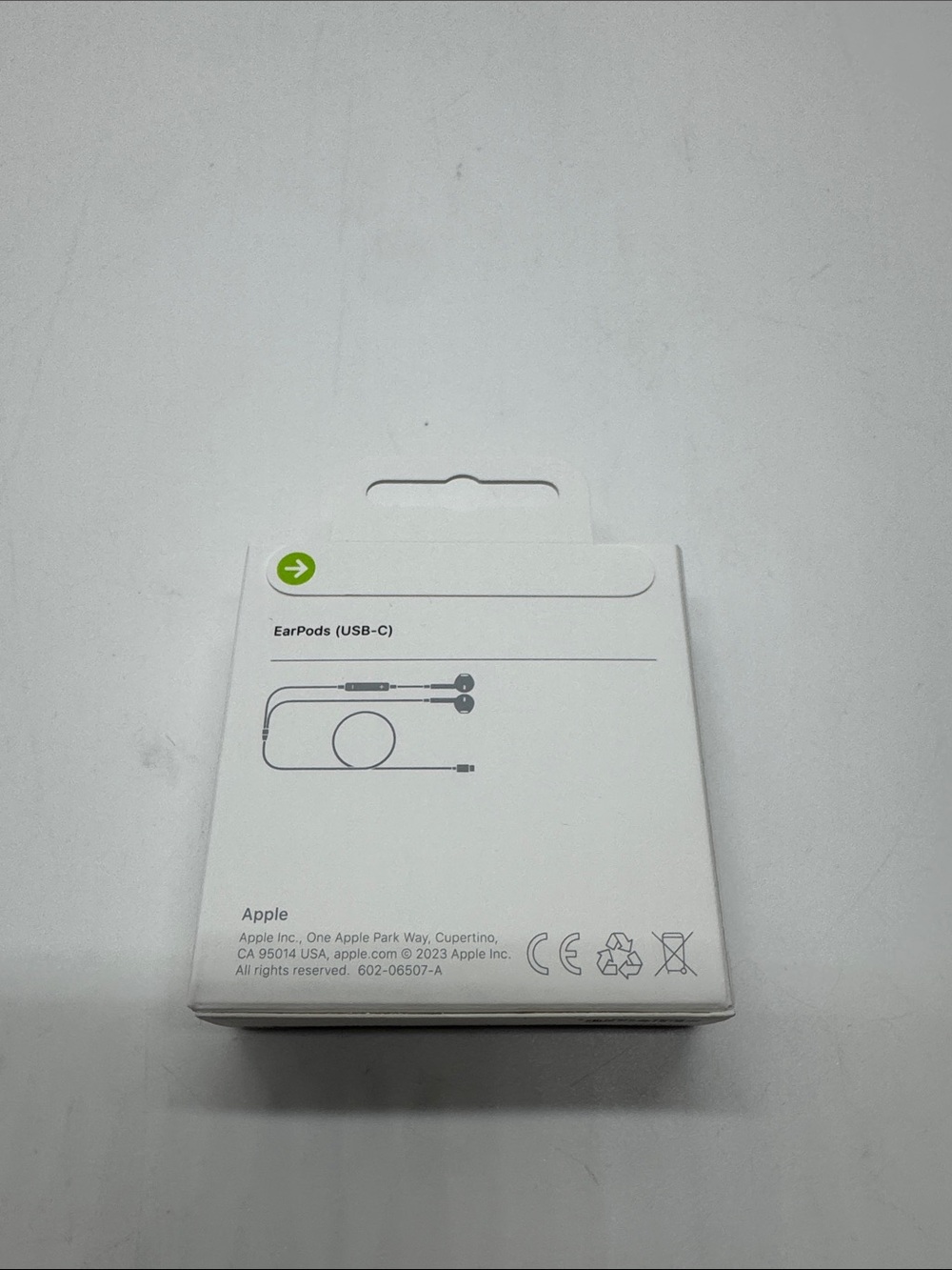 Apple EarPods with USB-C Connector in White # 0035 - Picture 2 of 2